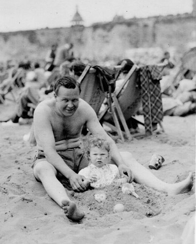 Jack Desmond Wordsworth with Hazel Broadstairs beach July 1950